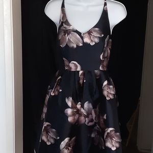 Hibiscus Angl pleated dress.